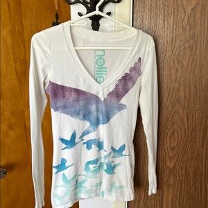 Nollie Women's White and Blue Graphic Top